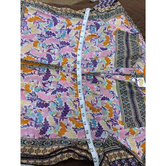 Women's pretty printed tunic top w/mother of pearl buttons by Fig and Flowers, L - Picture 6 of 8